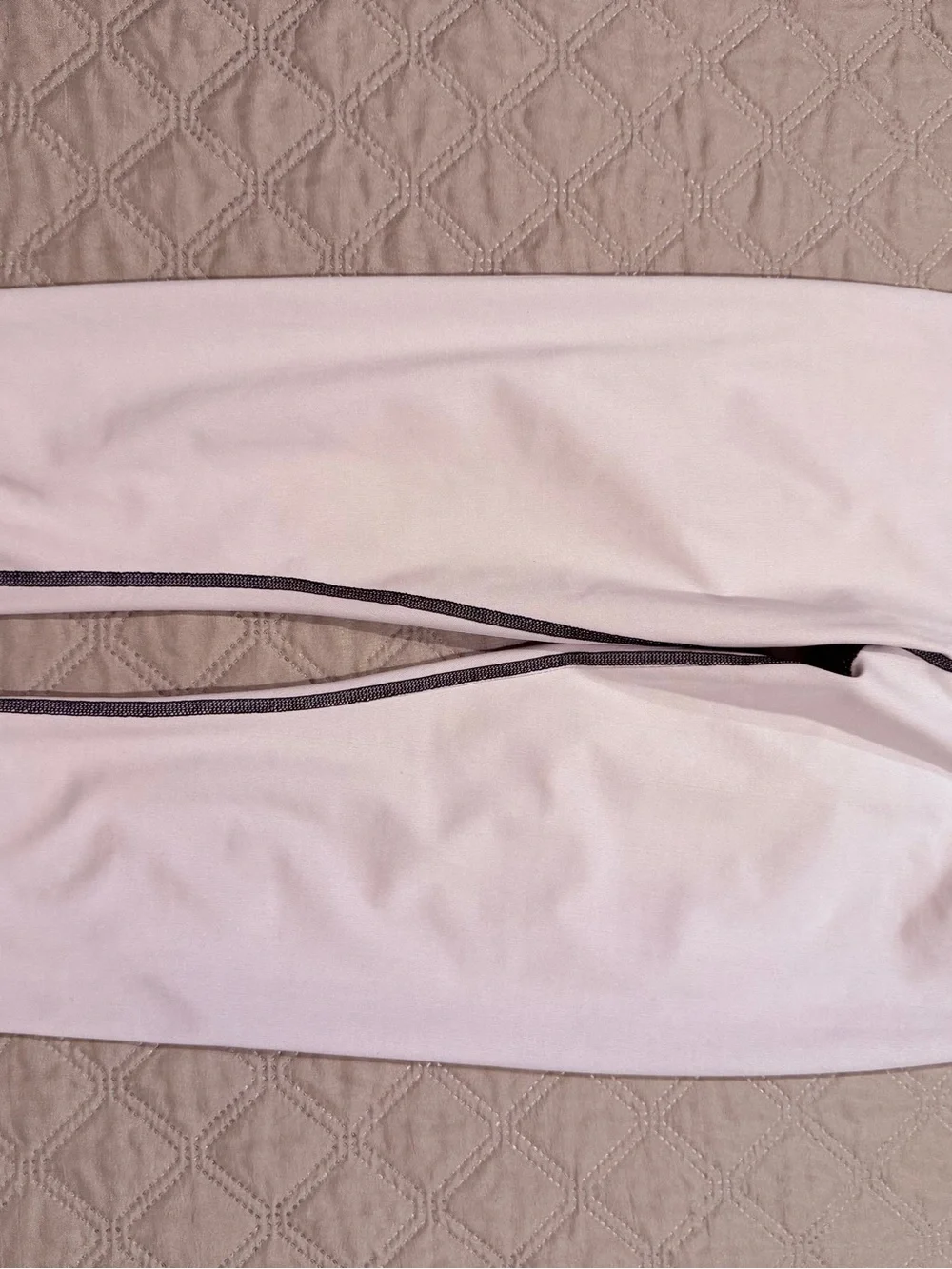 lululemon black and white space-dye leggings Crop.
